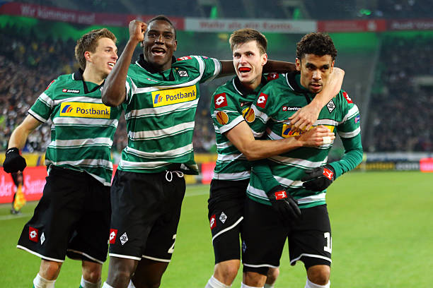 的防线显得 的防线显得